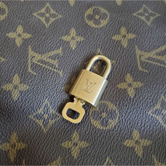 Louis Vuitton Accessories - Louis Vuitton Lock & Key 307